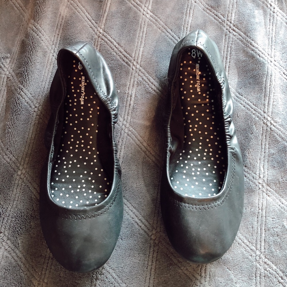 black flats